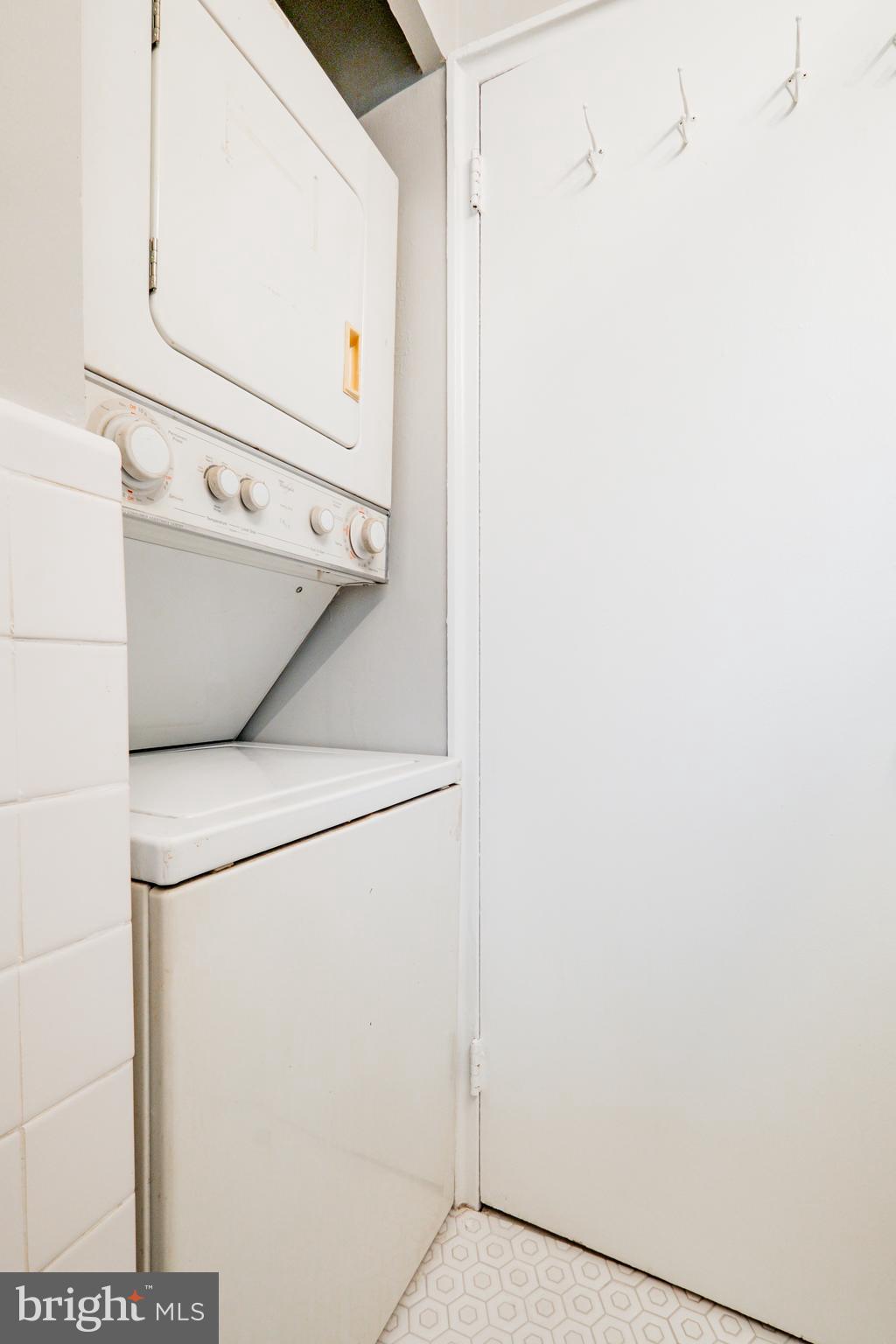 WYNNEWOOD PLAZA - Residential