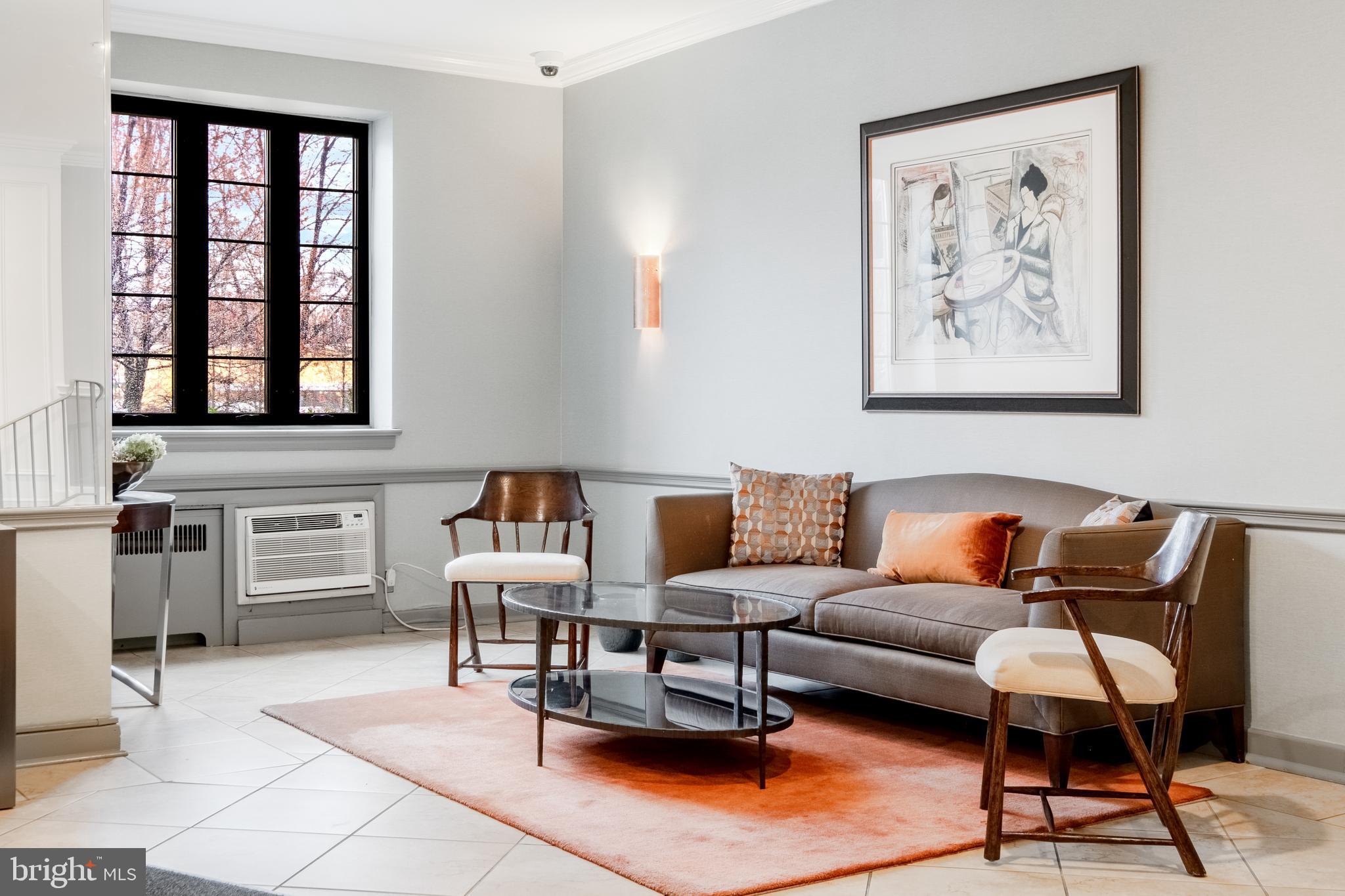 WYNNEWOOD PLAZA - Residential