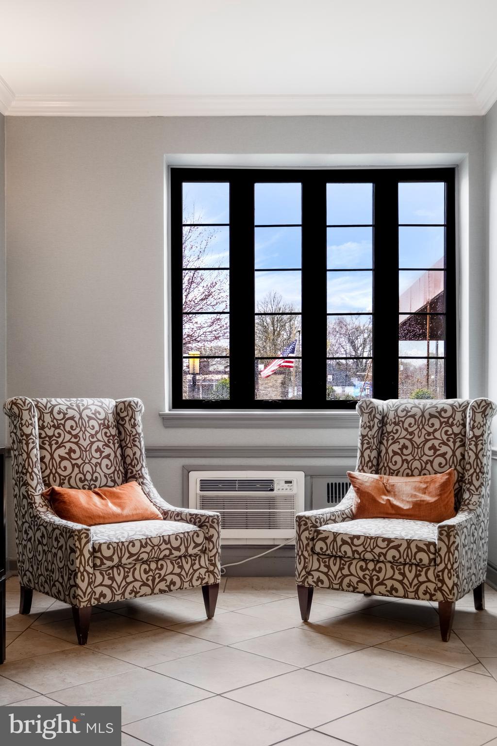 WYNNEWOOD PLAZA - Residential