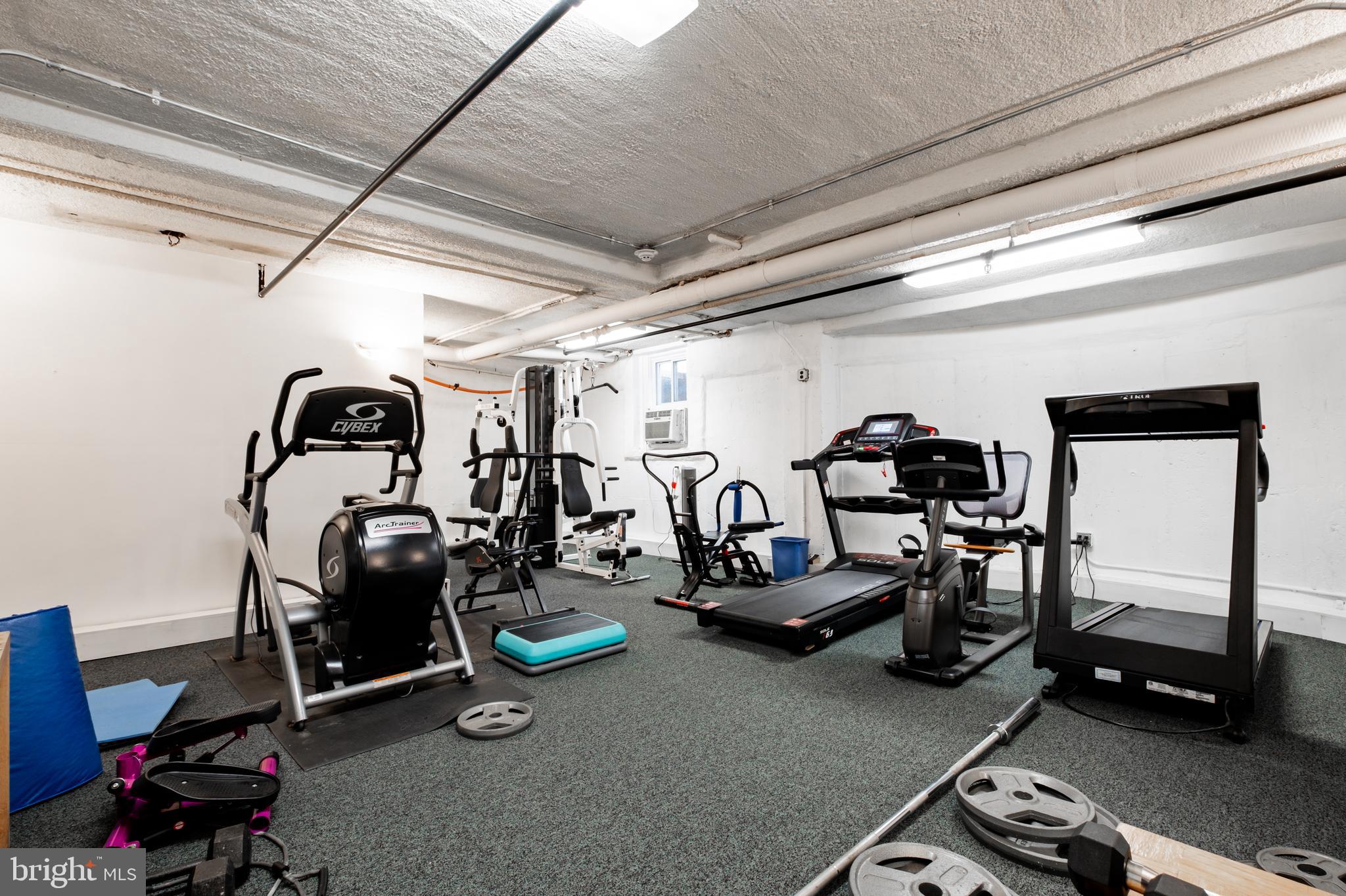 WYNNEWOOD PLAZA - Residential