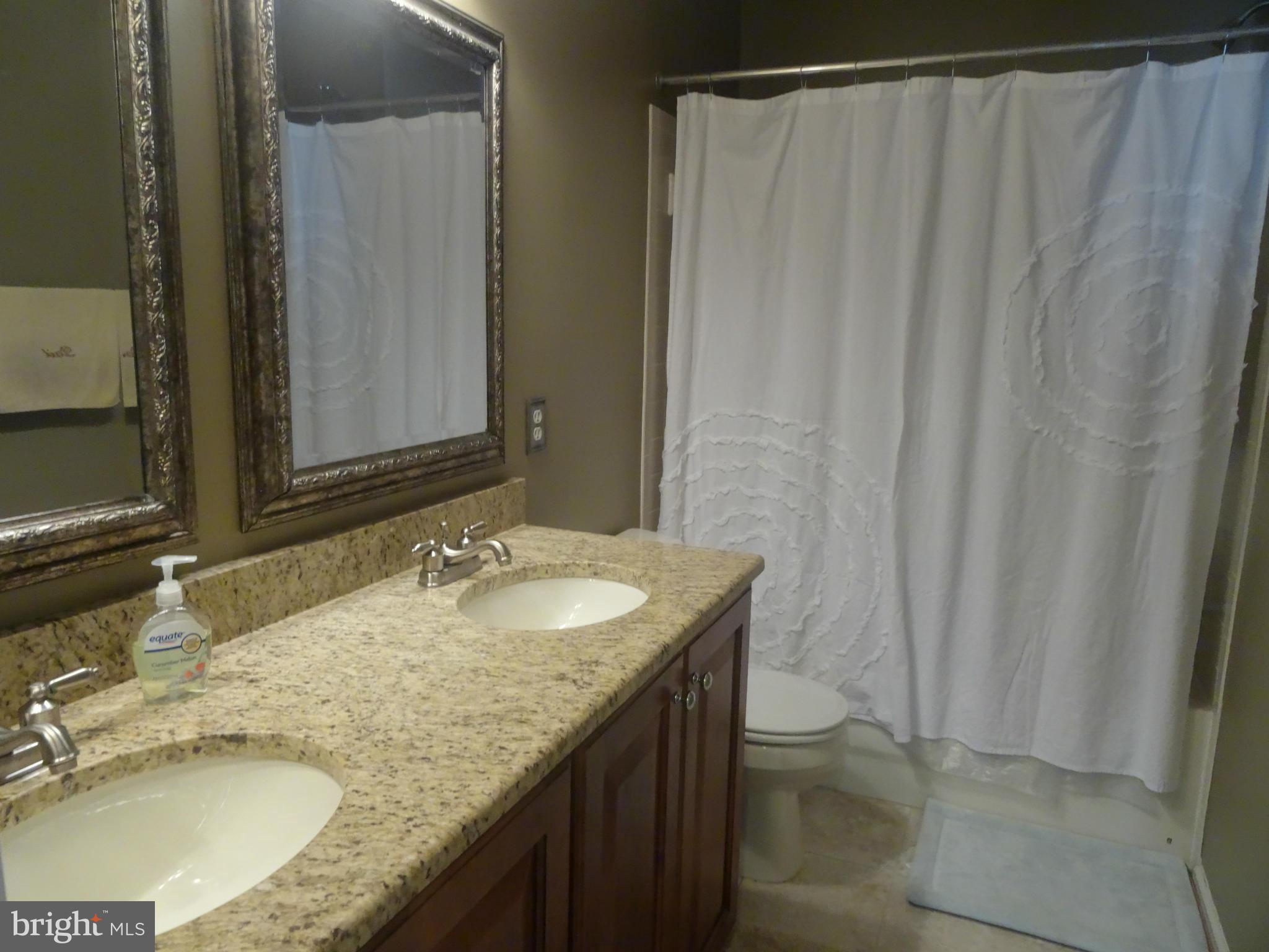 LEE'S CROSSING - Residential