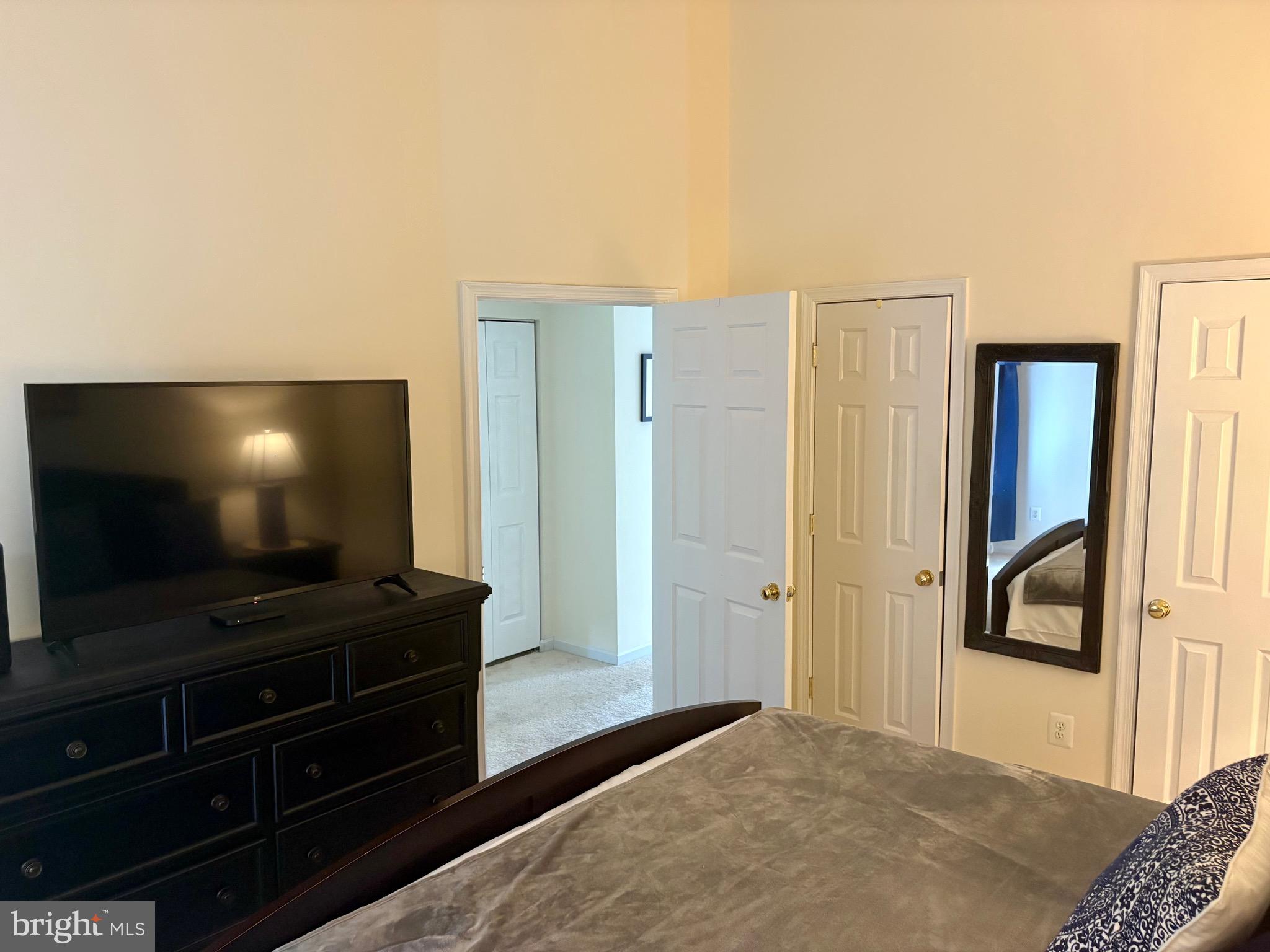 RIVER OAKS - Residential