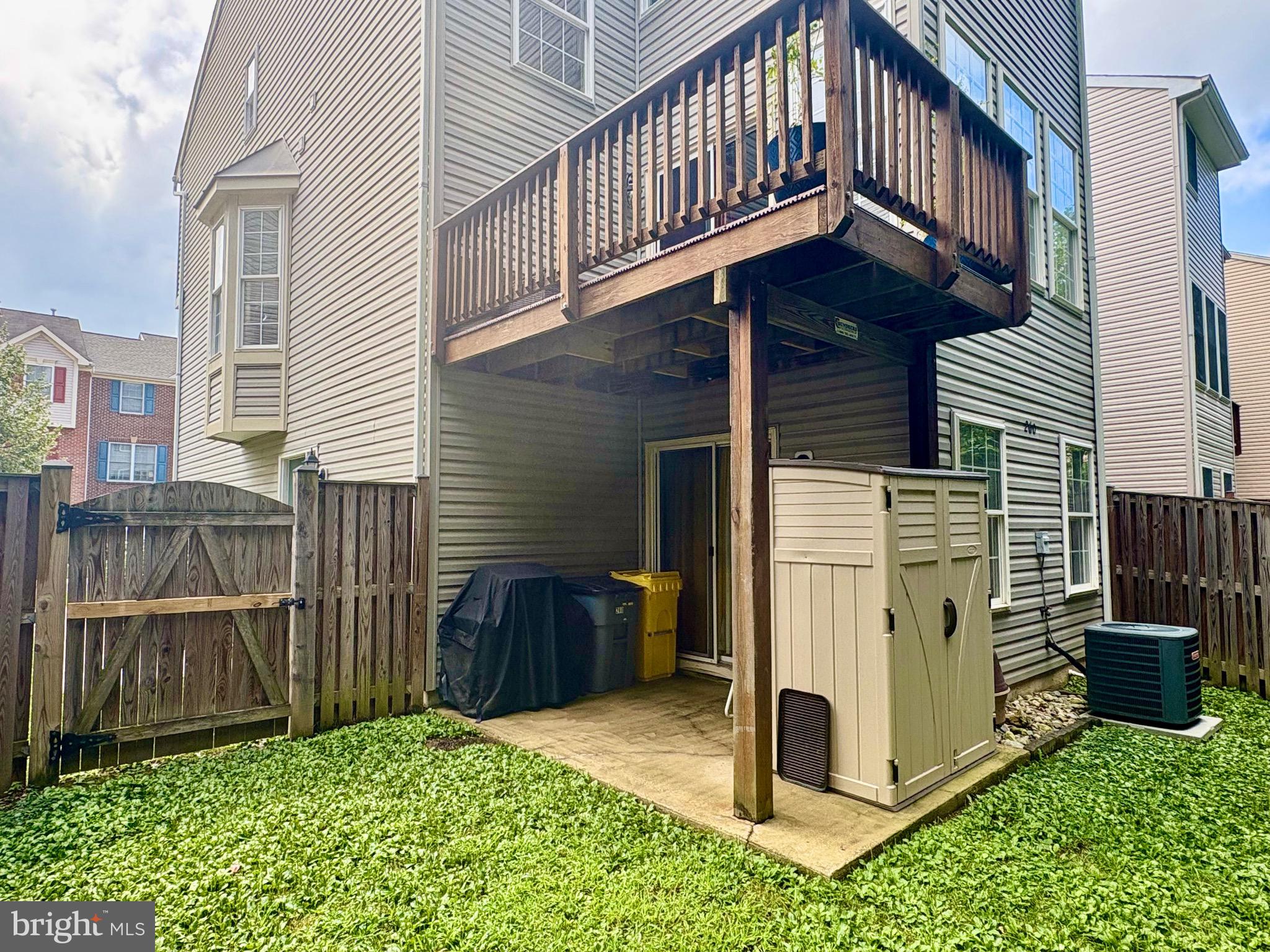 RIVER OAKS - Residential