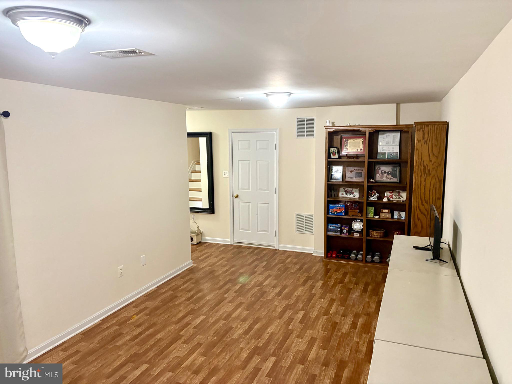 RIVER OAKS - Residential