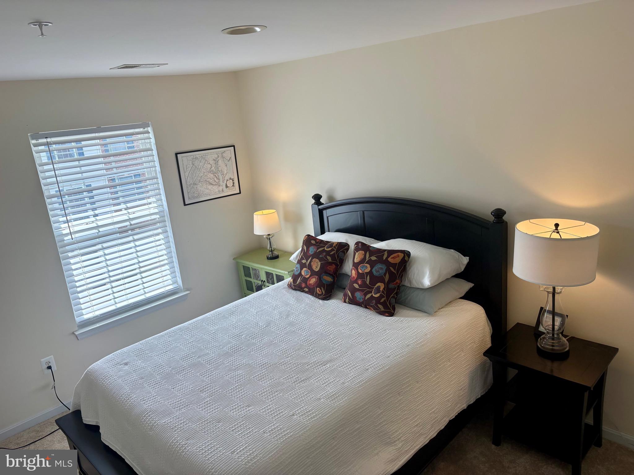 RIVER OAKS - Residential