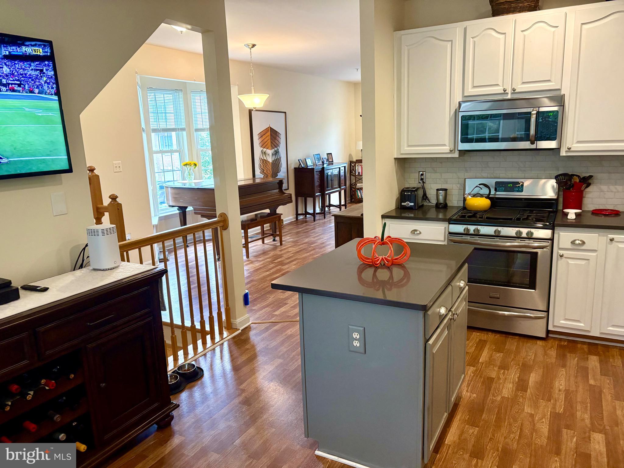 RIVER OAKS - Residential