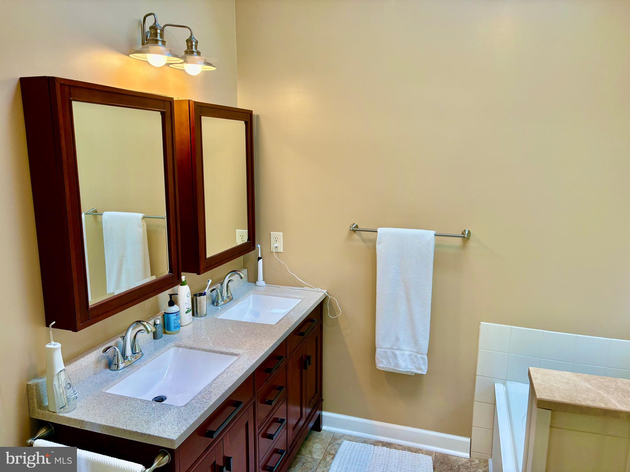 RIVER OAKS - Residential