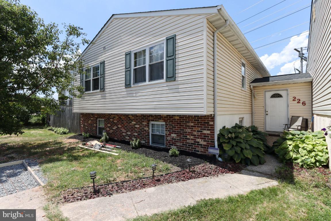 THE HIGHLANDS - Residential