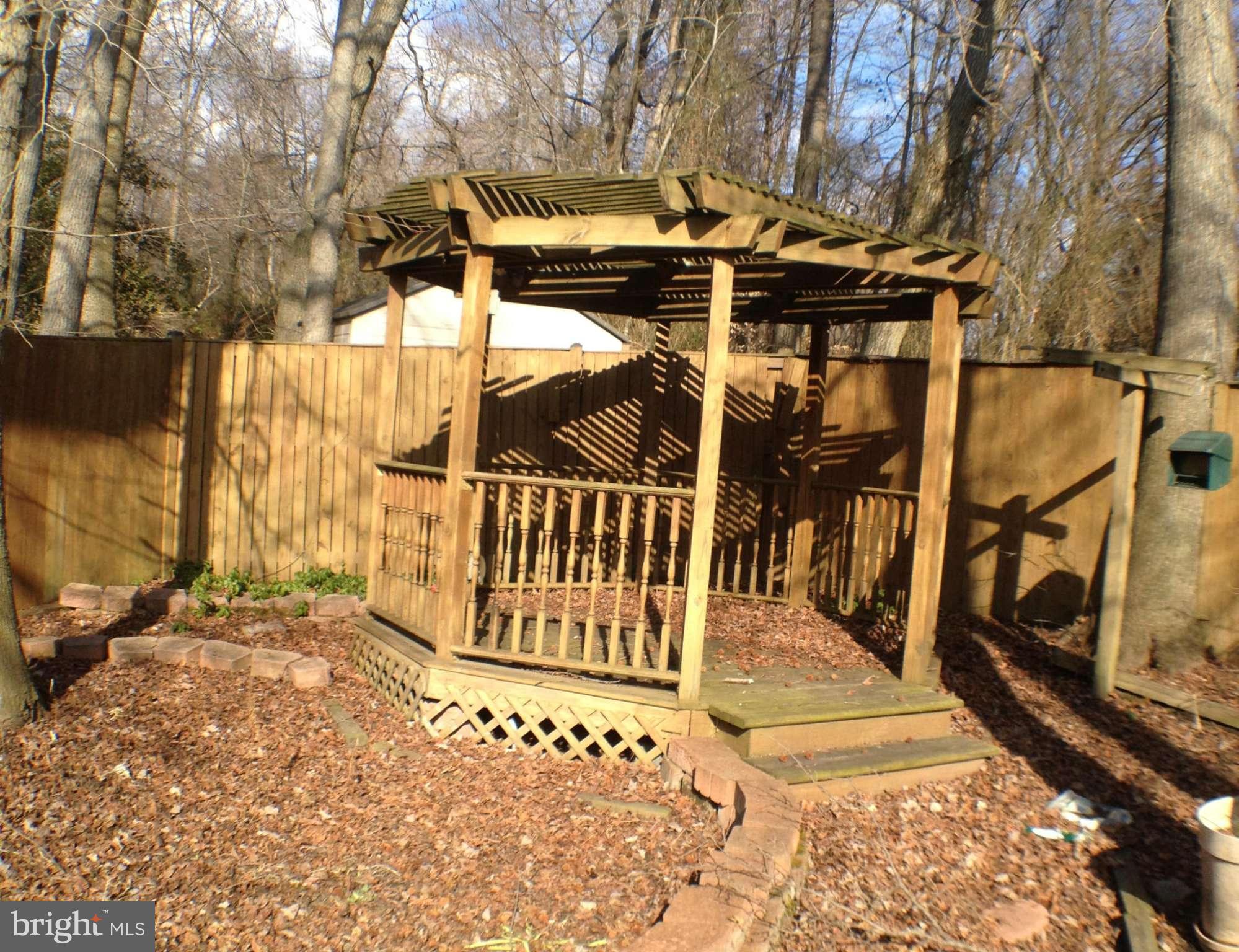 SEVEN OAKS - Residential