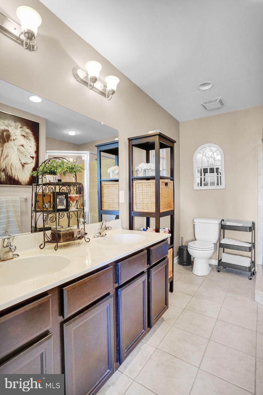 HANOVER SQUARE - Residential