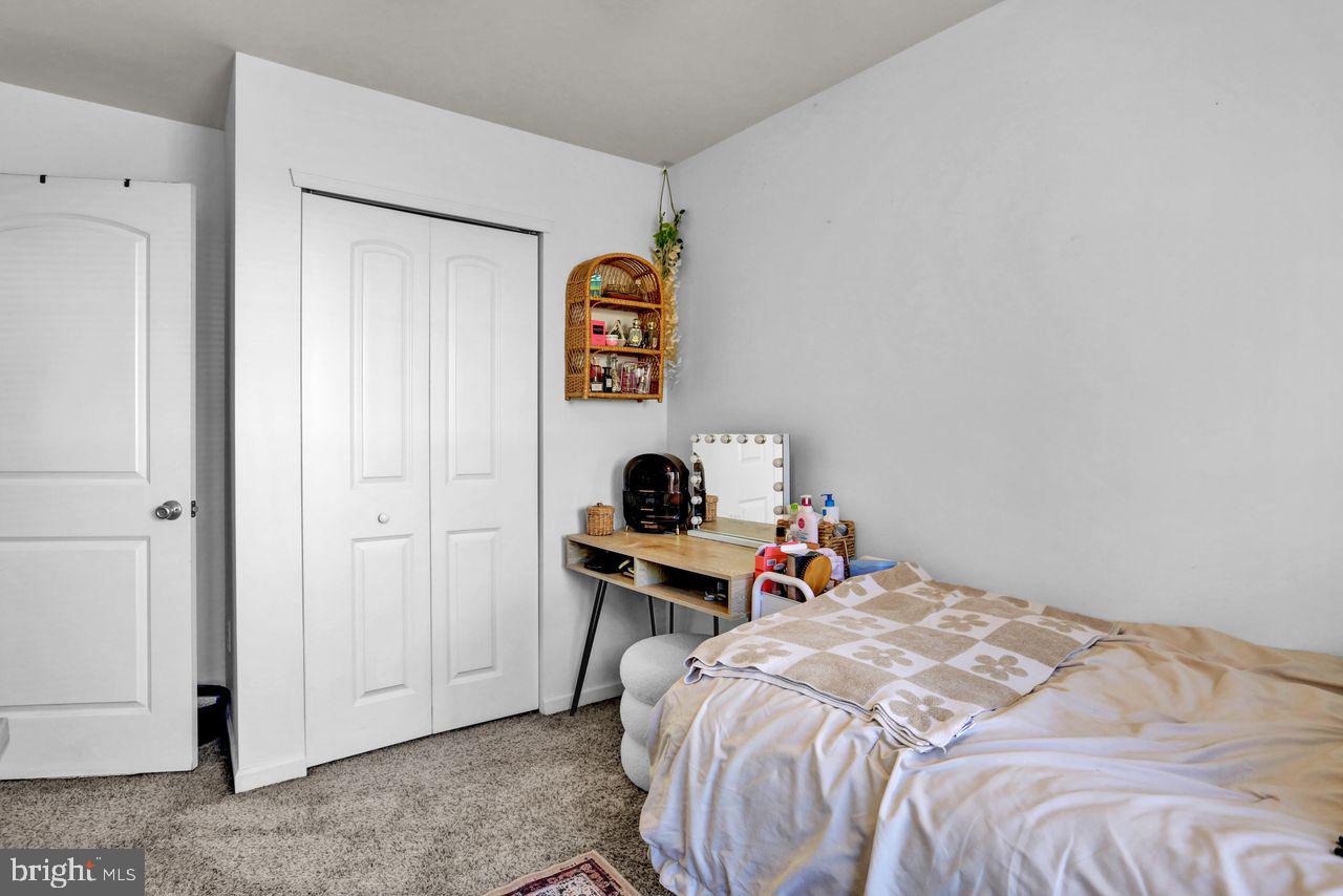 HANOVER SQUARE - Residential