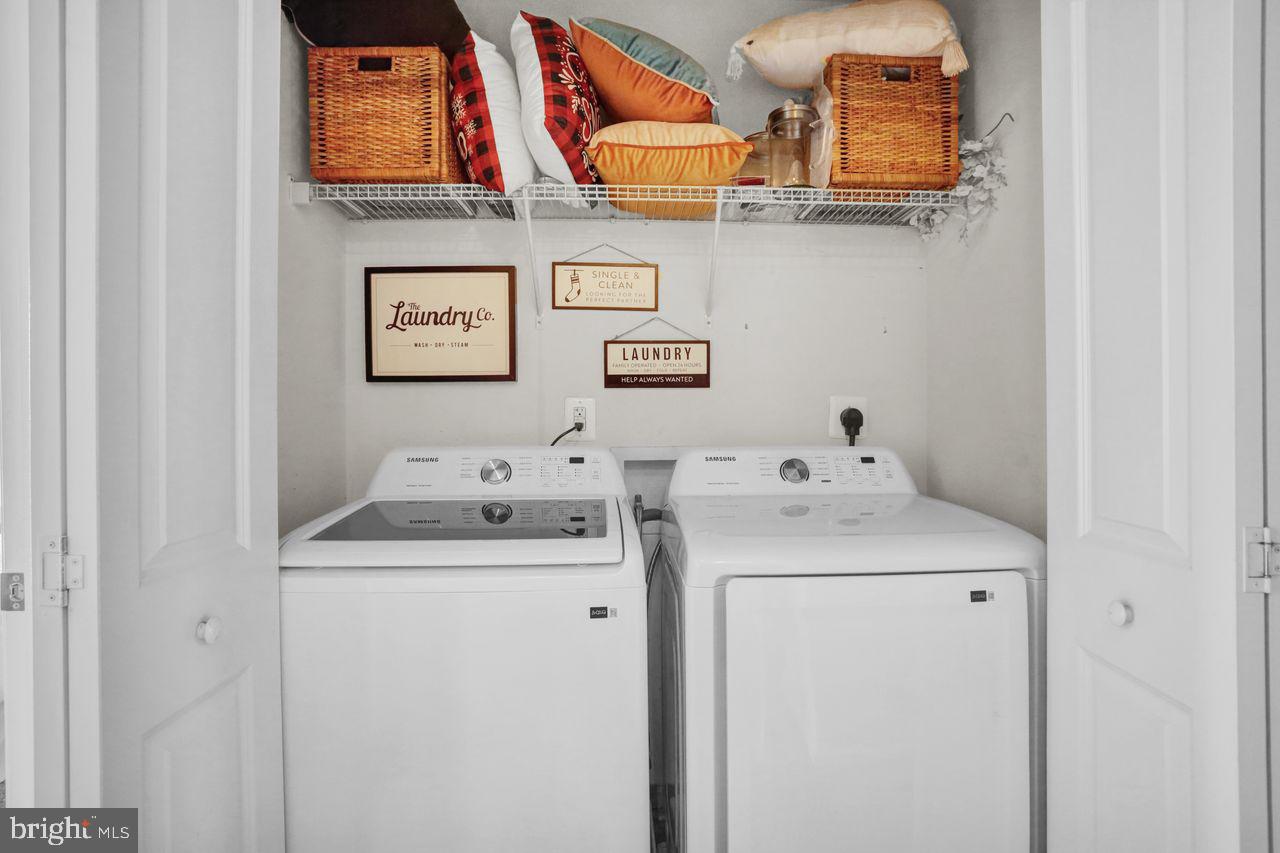 HANOVER SQUARE - Residential