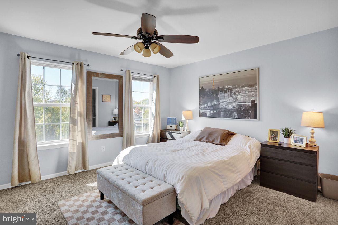 HANOVER SQUARE - Residential