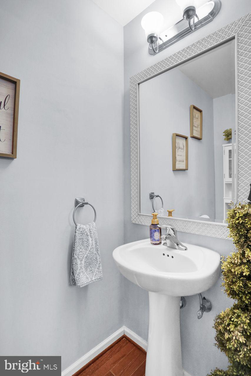 HANOVER SQUARE - Residential