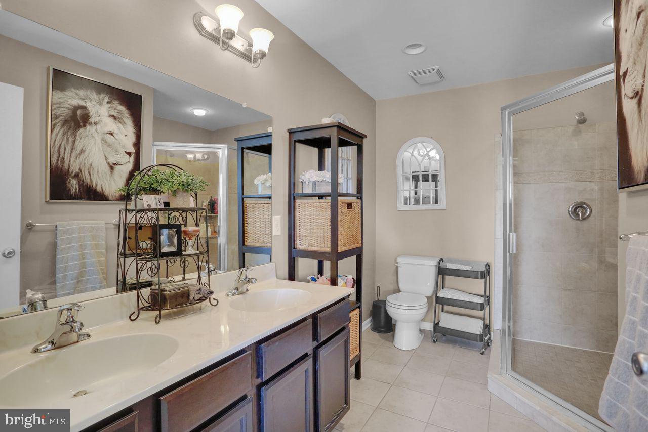 HANOVER SQUARE - Residential