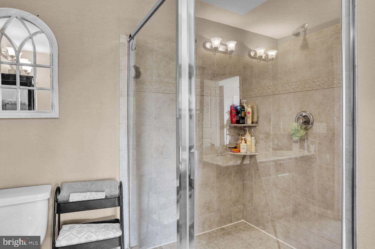 HANOVER SQUARE - Residential