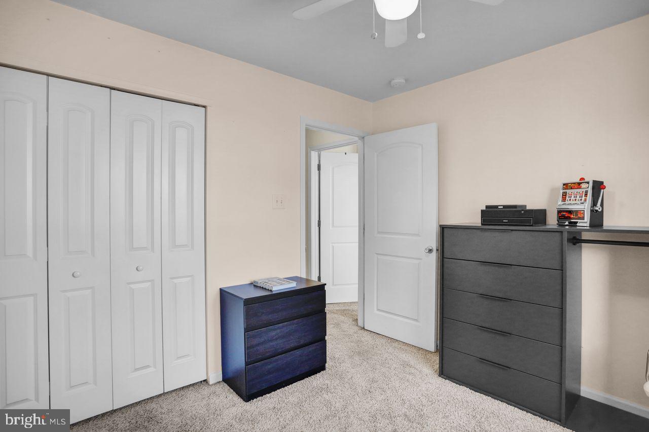 HANOVER SQUARE - Residential