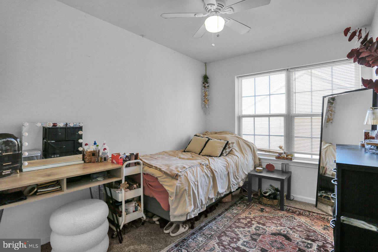 HANOVER SQUARE - Residential