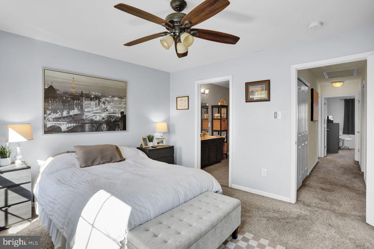 HANOVER SQUARE - Residential