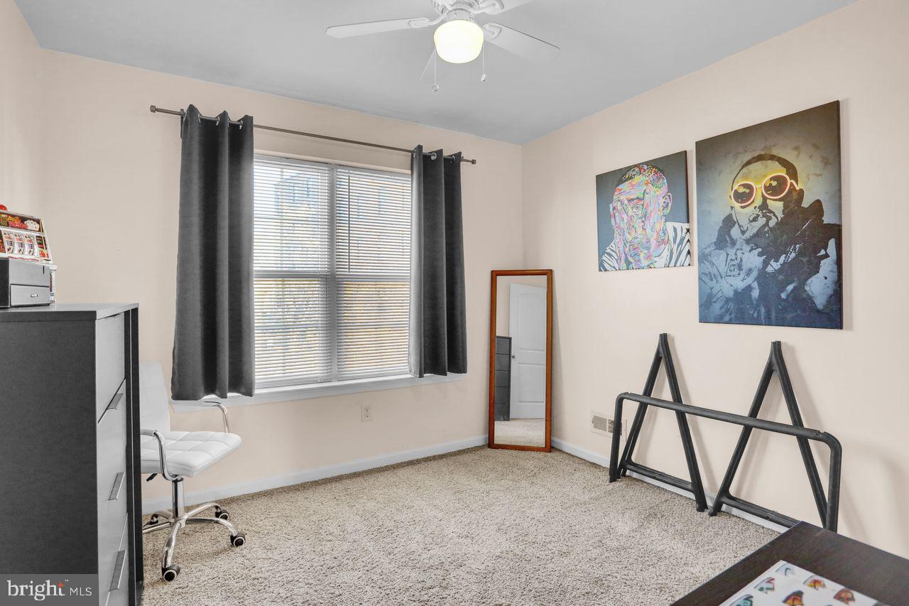 HANOVER SQUARE - Residential