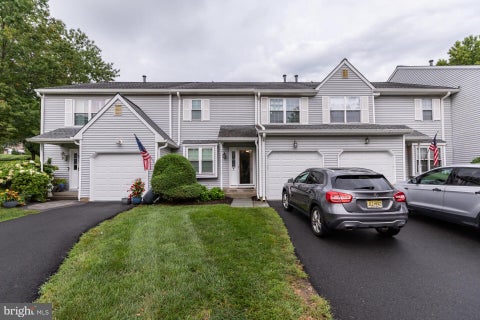 Condo For Sale - 17 Heritage Court<br/> TRENTON, NJ 08628