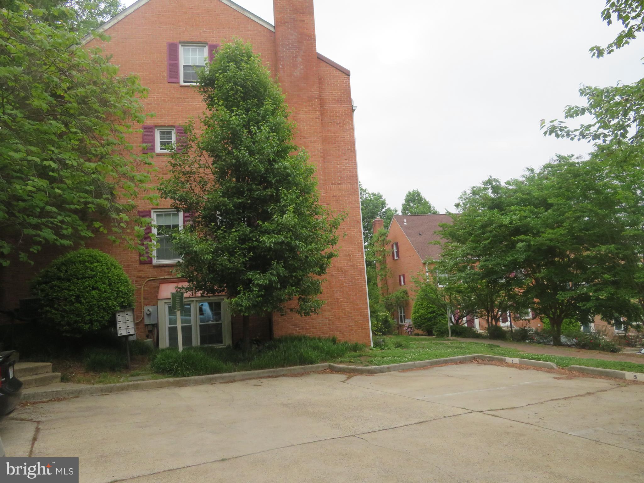 FOREST KNOLL - Residential