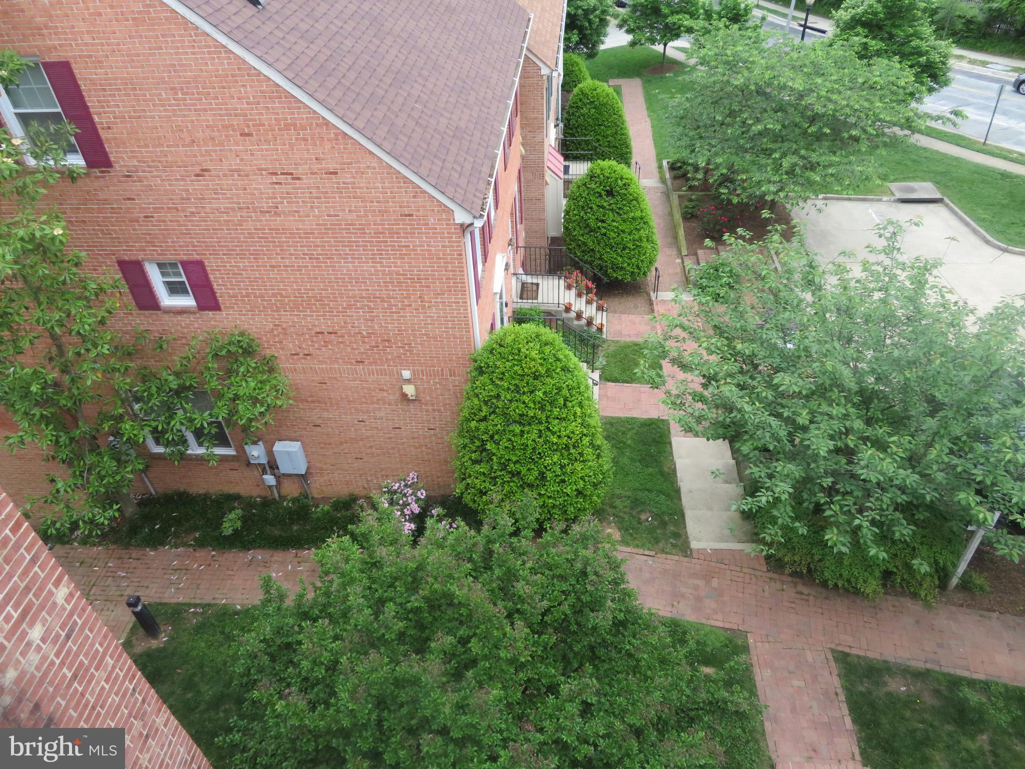 FOREST KNOLL - Residential