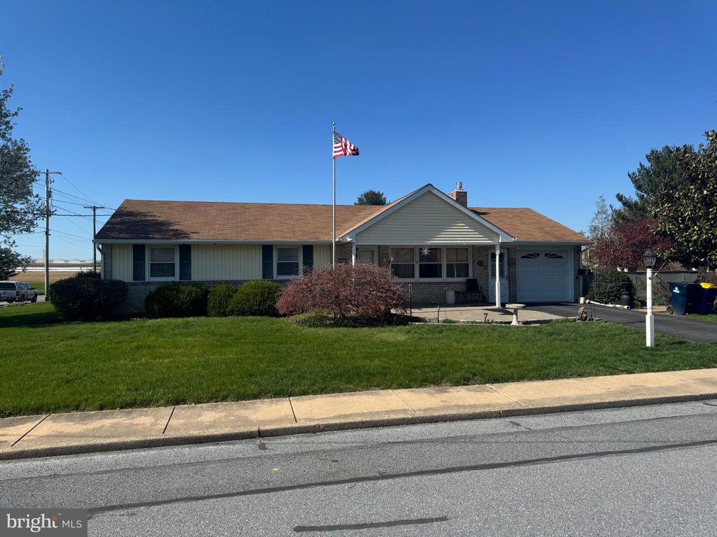 Photo of 345 W Cedar Street, NEW HOLLAND, PA 17557 (MLS # PALA2069046)