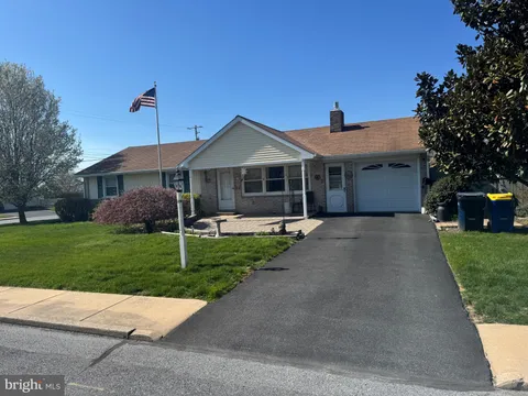 345 W Cedar Street, New Holland, PA MLS: PALA2069046
