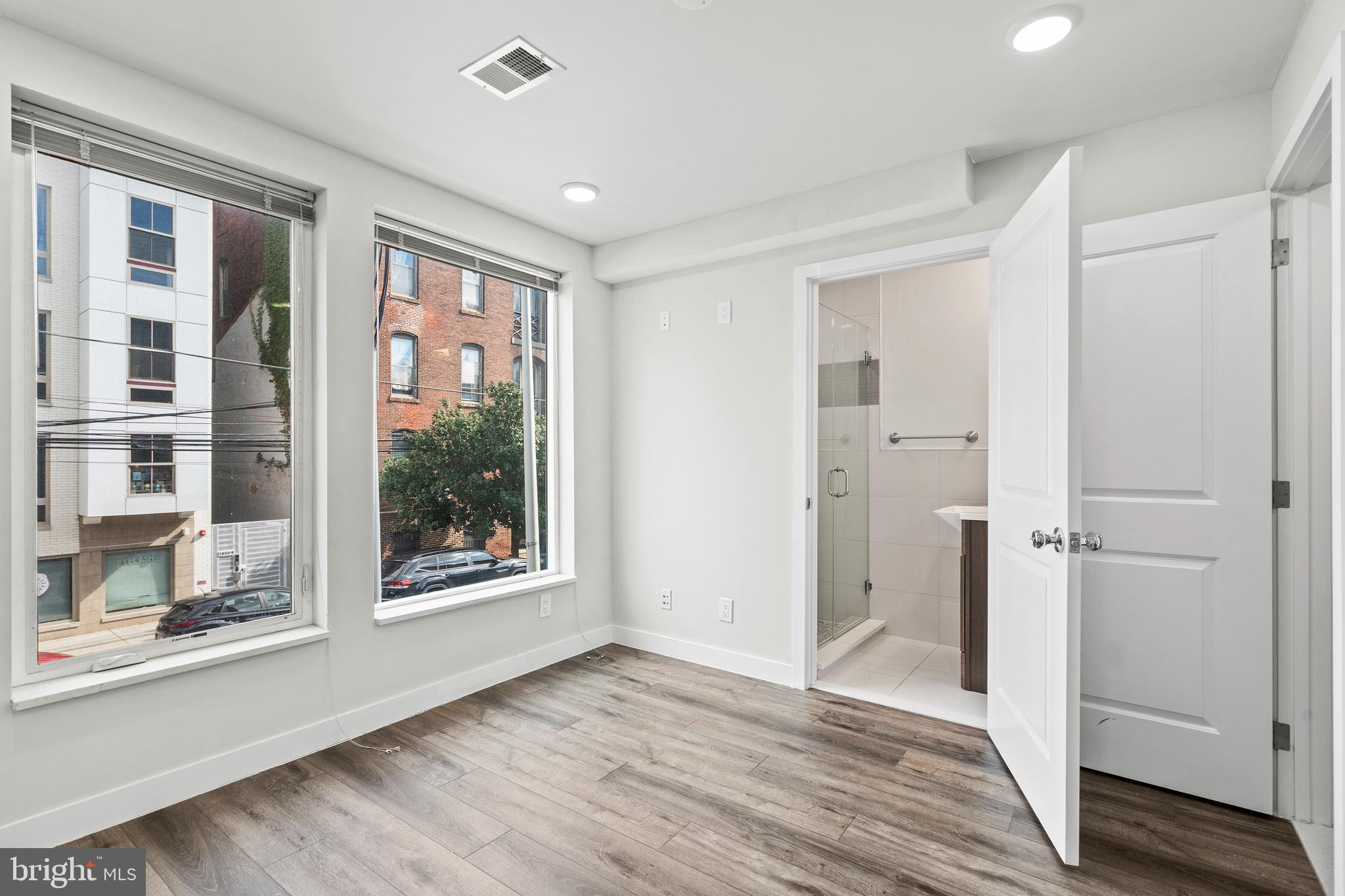 OLDE KENSINGTON - Residential