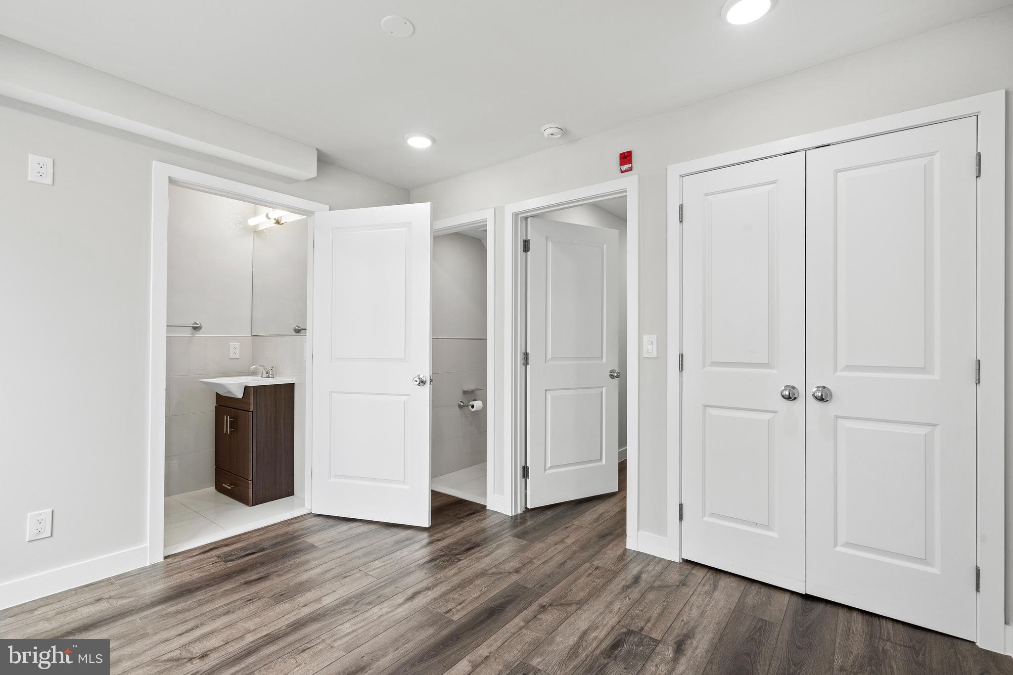 OLDE KENSINGTON - Residential