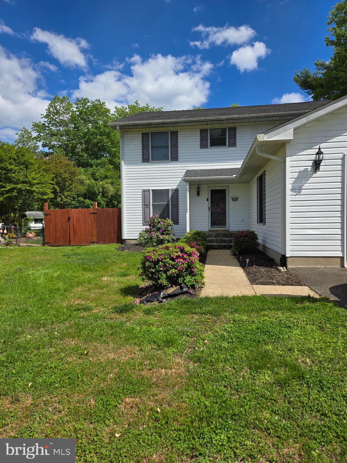 403 VICTORIA WAY