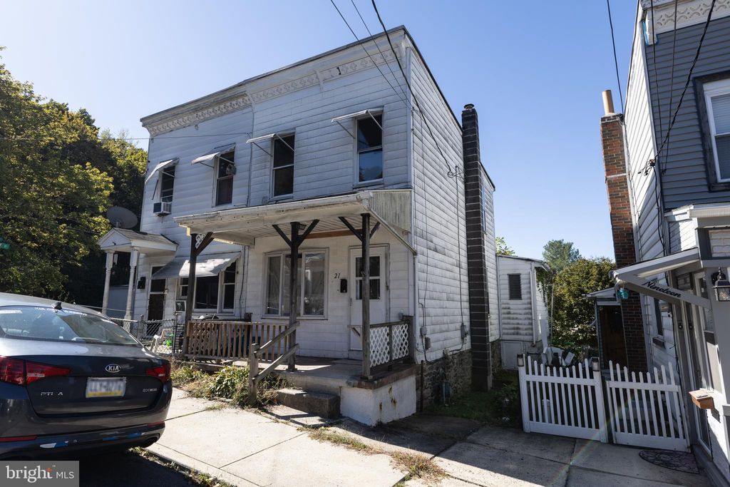 Photo of 21 Park Street, POTTSVILLE, PA 17901 (MLS # PASK2023826)