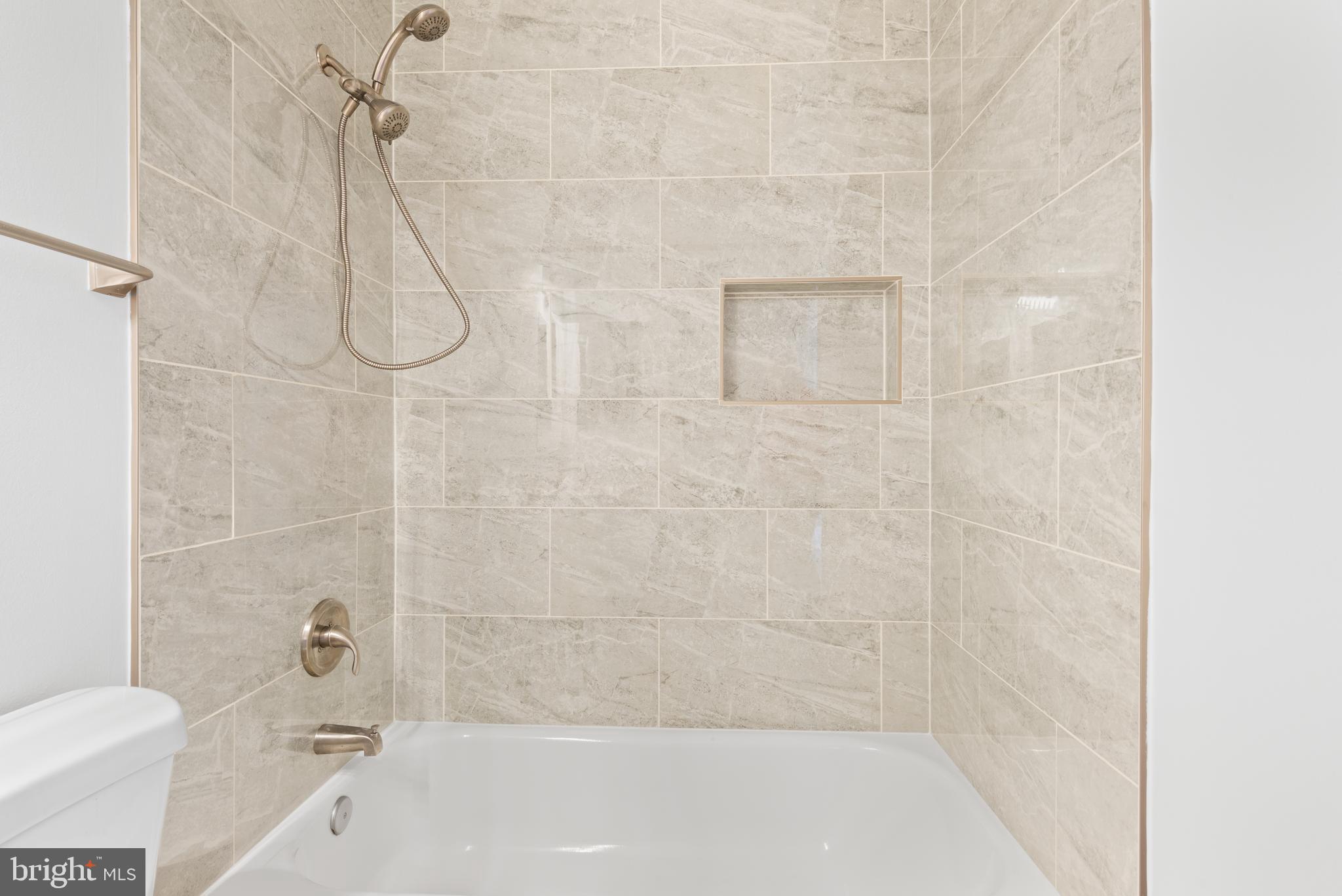 GREENBROOK MANOR - Residential