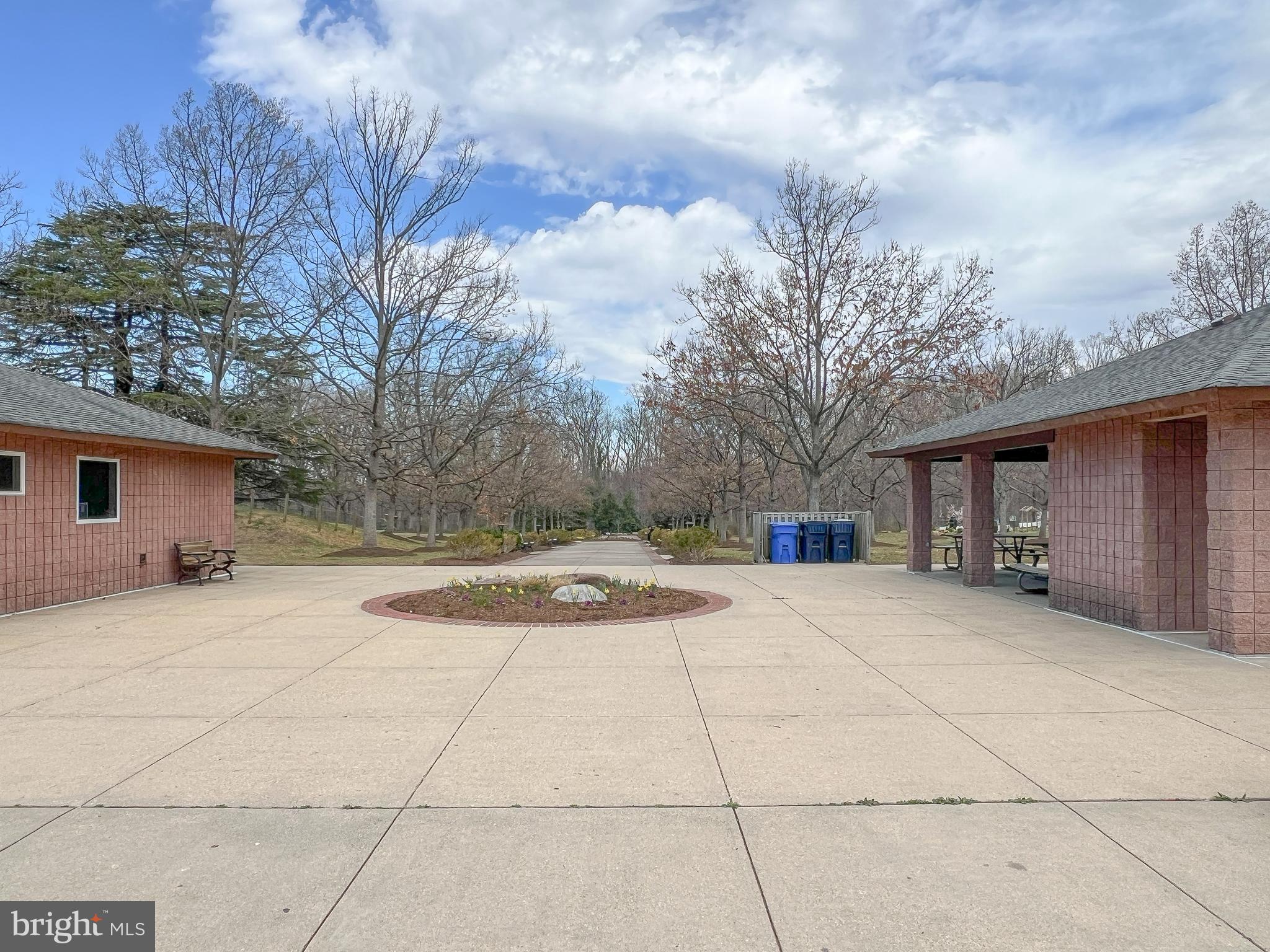 GREENBROOK MANOR - Residential