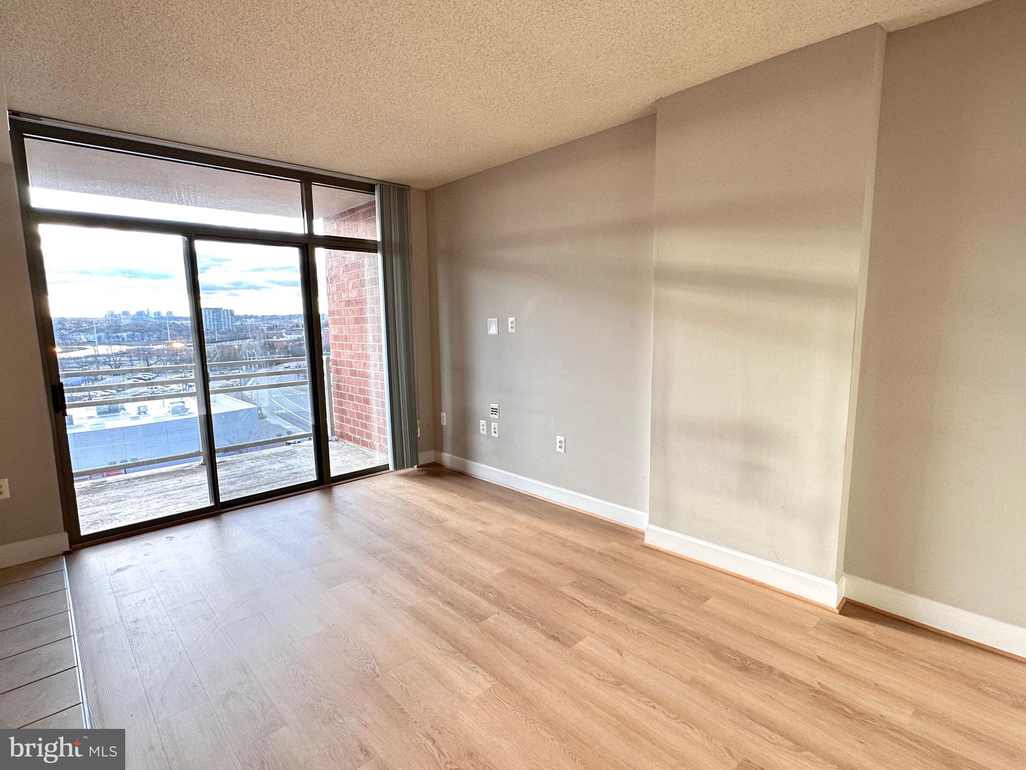 ECLIPSE ON CENTER PARK - Residential Lease