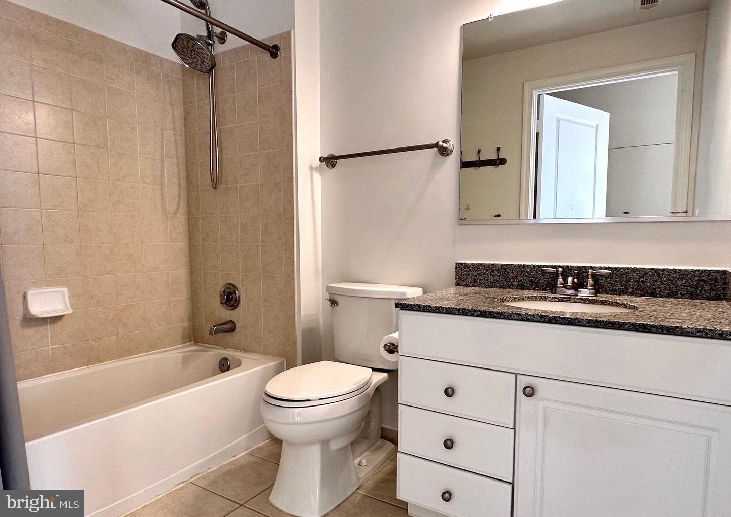 ECLIPSE ON CENTER PARK - Residential Lease