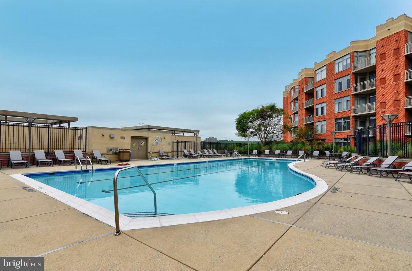 ECLIPSE ON CENTER PARK - Residential Lease