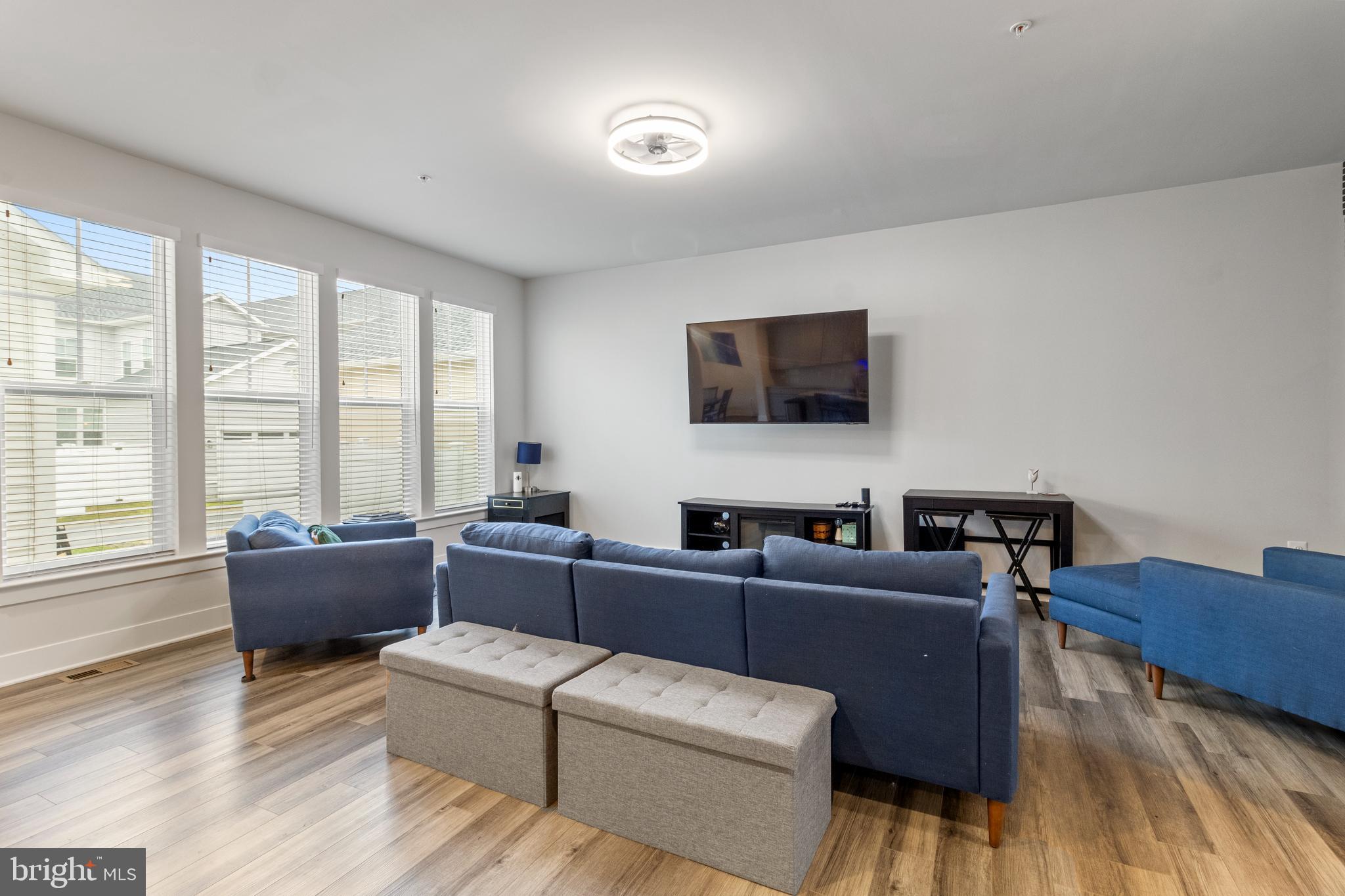 TWO RIVERS - Residential