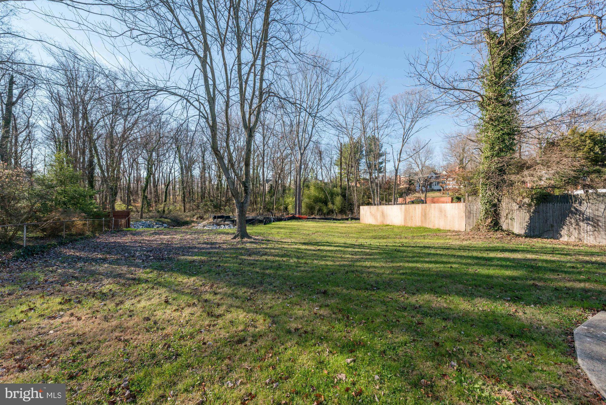 BROYHILL PARK - Residential