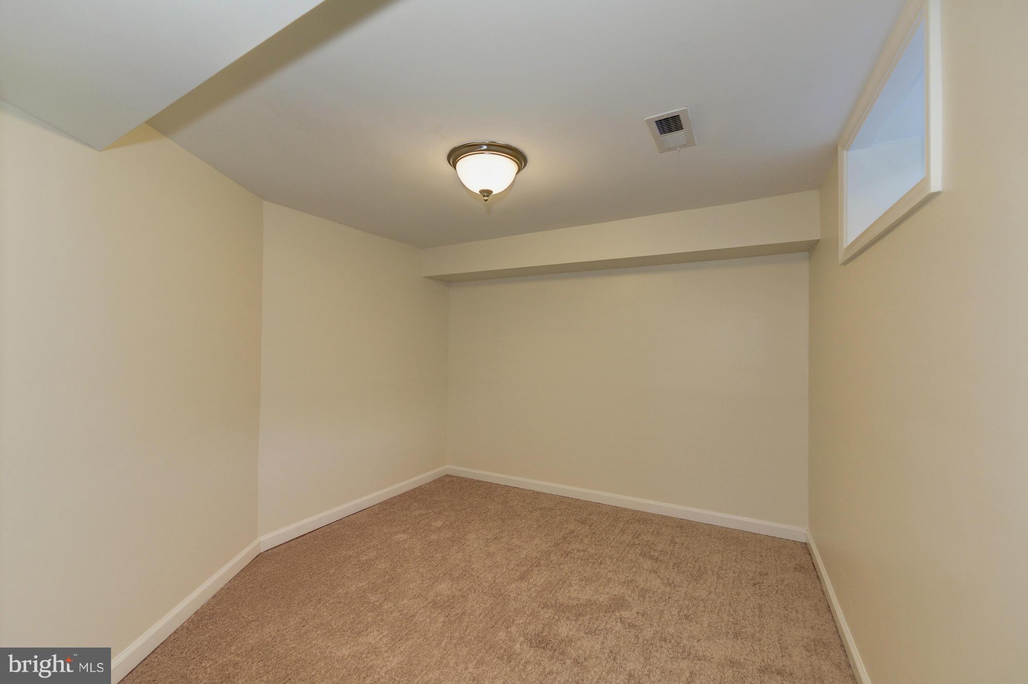 BROYHILL PARK - Residential