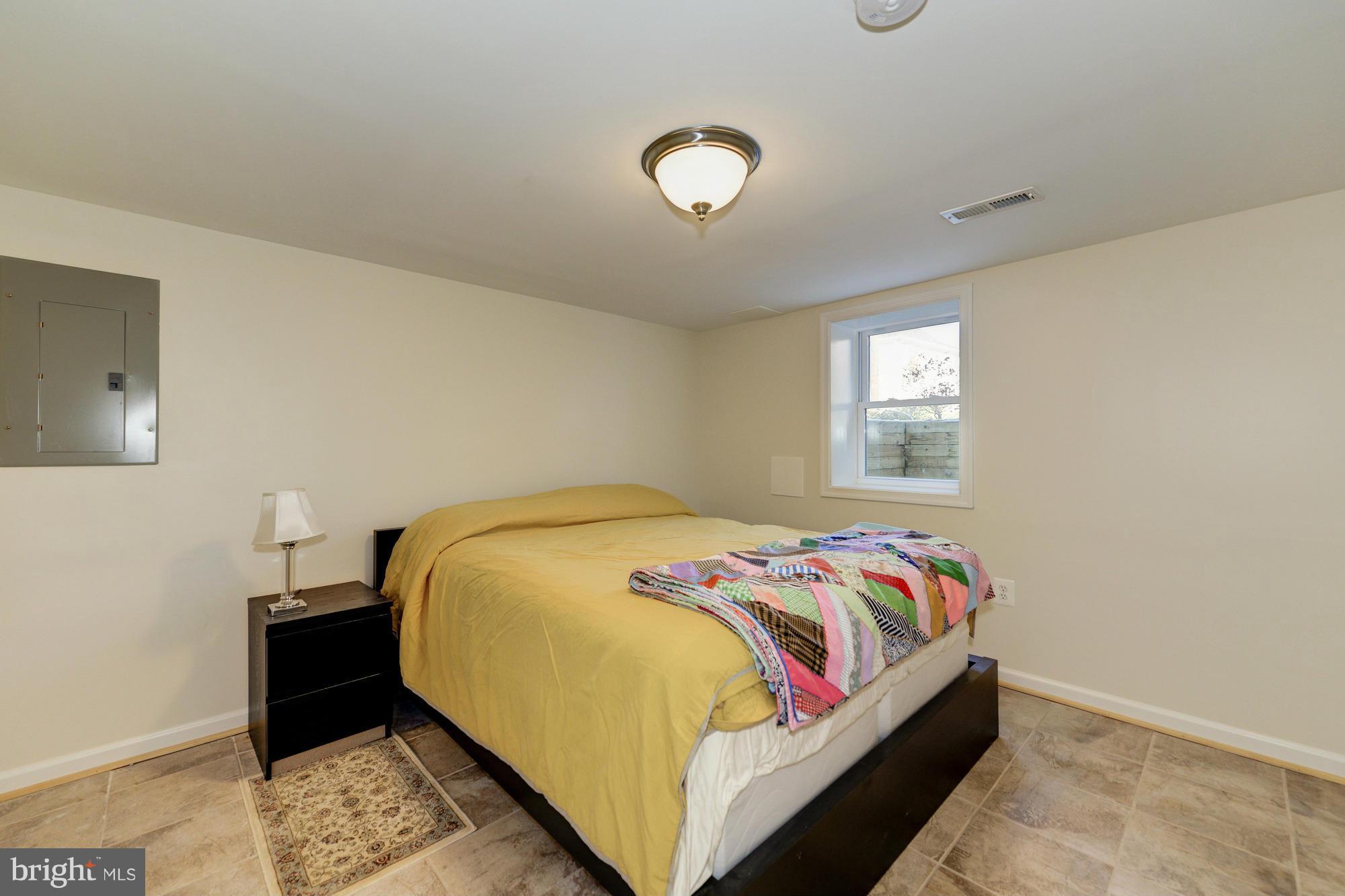 BROYHILL PARK - Residential