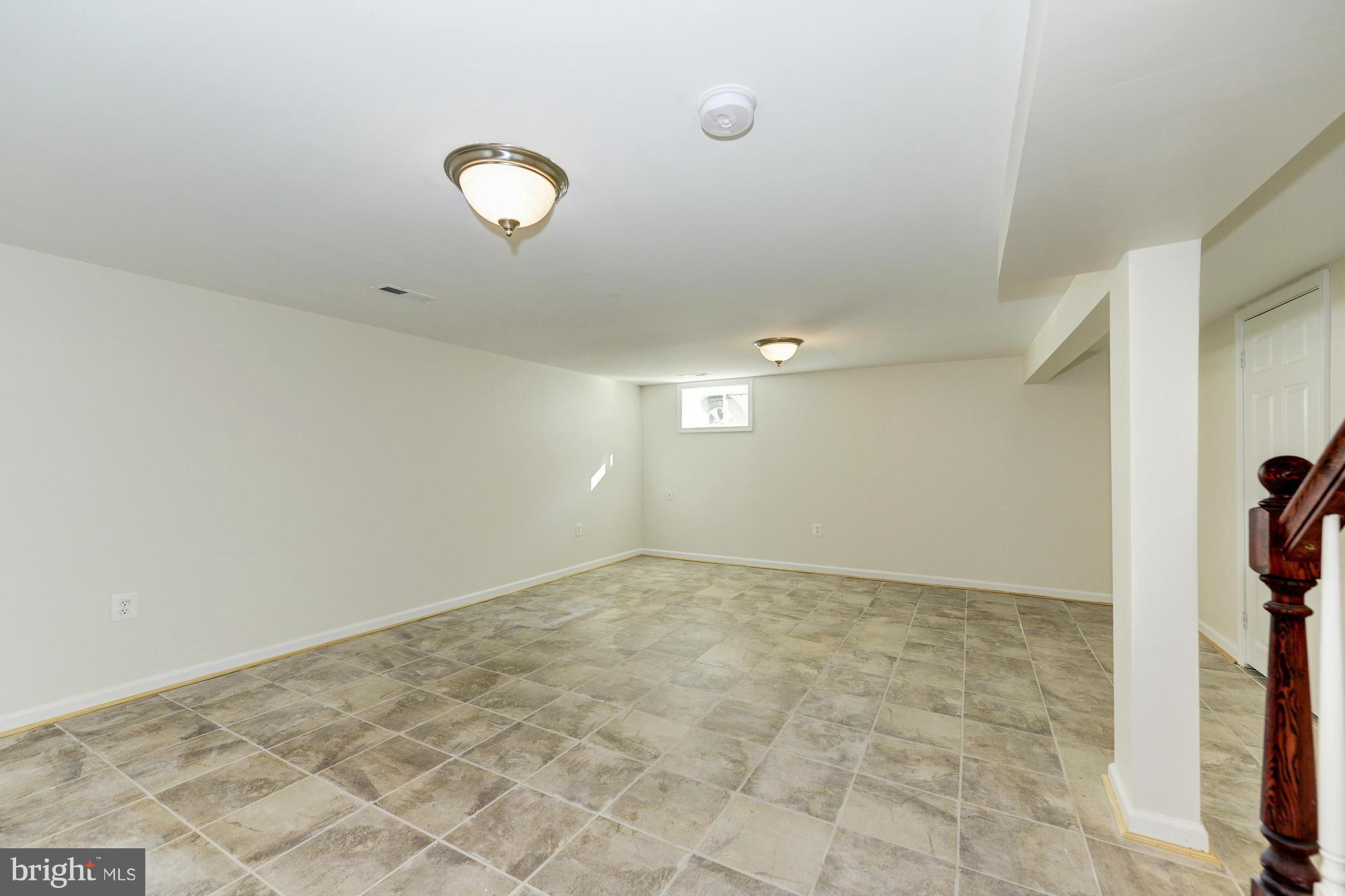 BROYHILL PARK - Residential