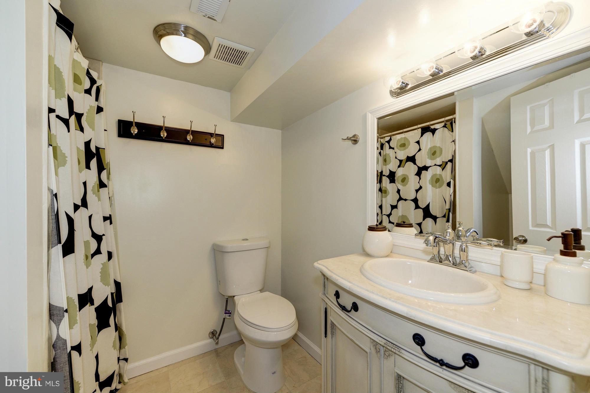 BROYHILL PARK - Residential