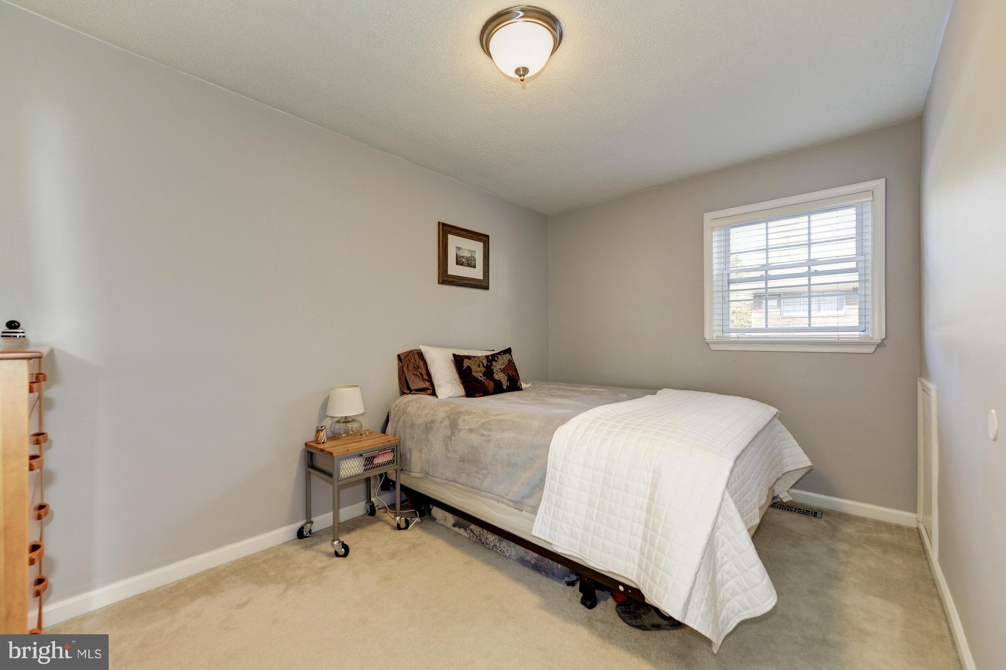 BROYHILL PARK - Residential