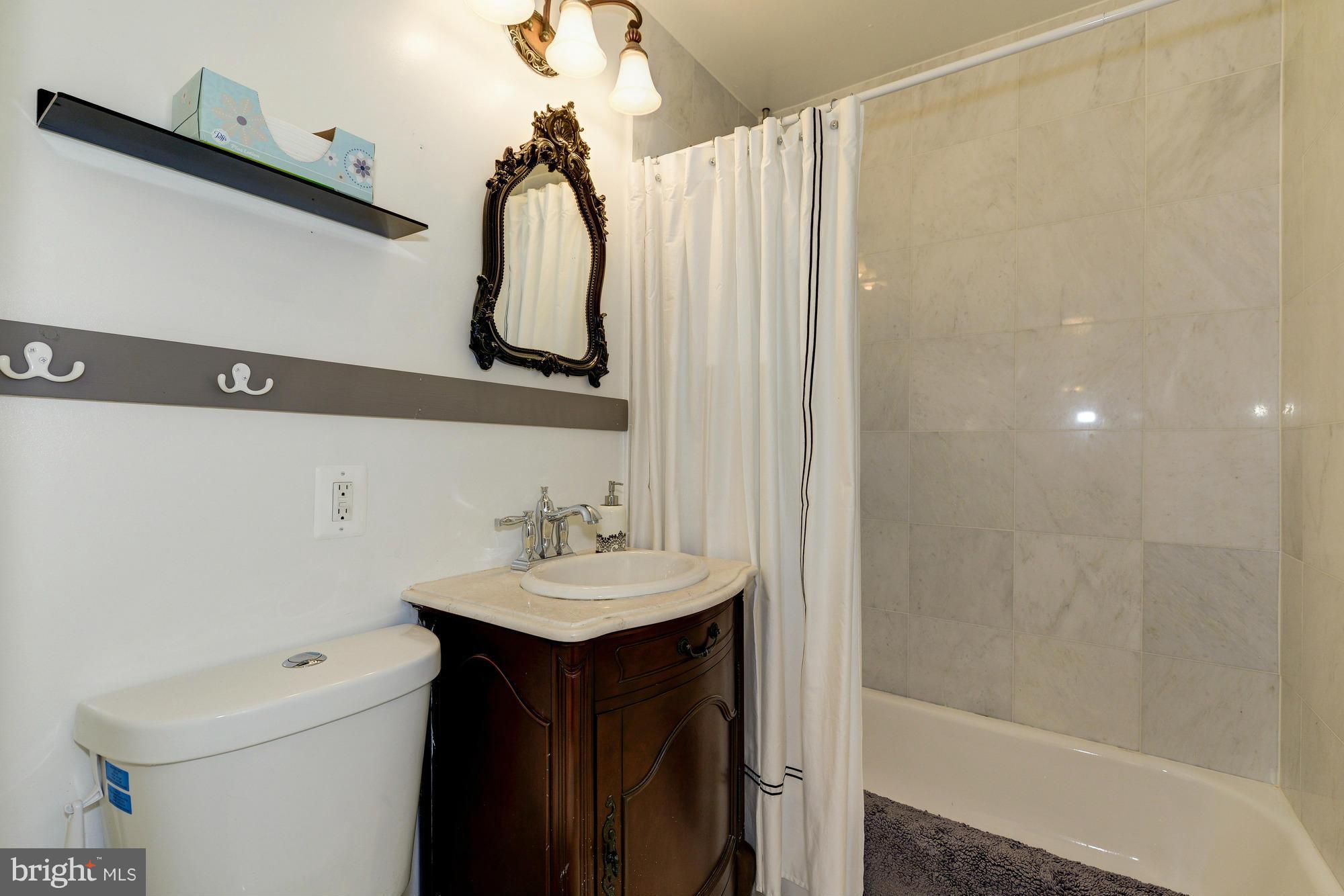 BROYHILL PARK - Residential