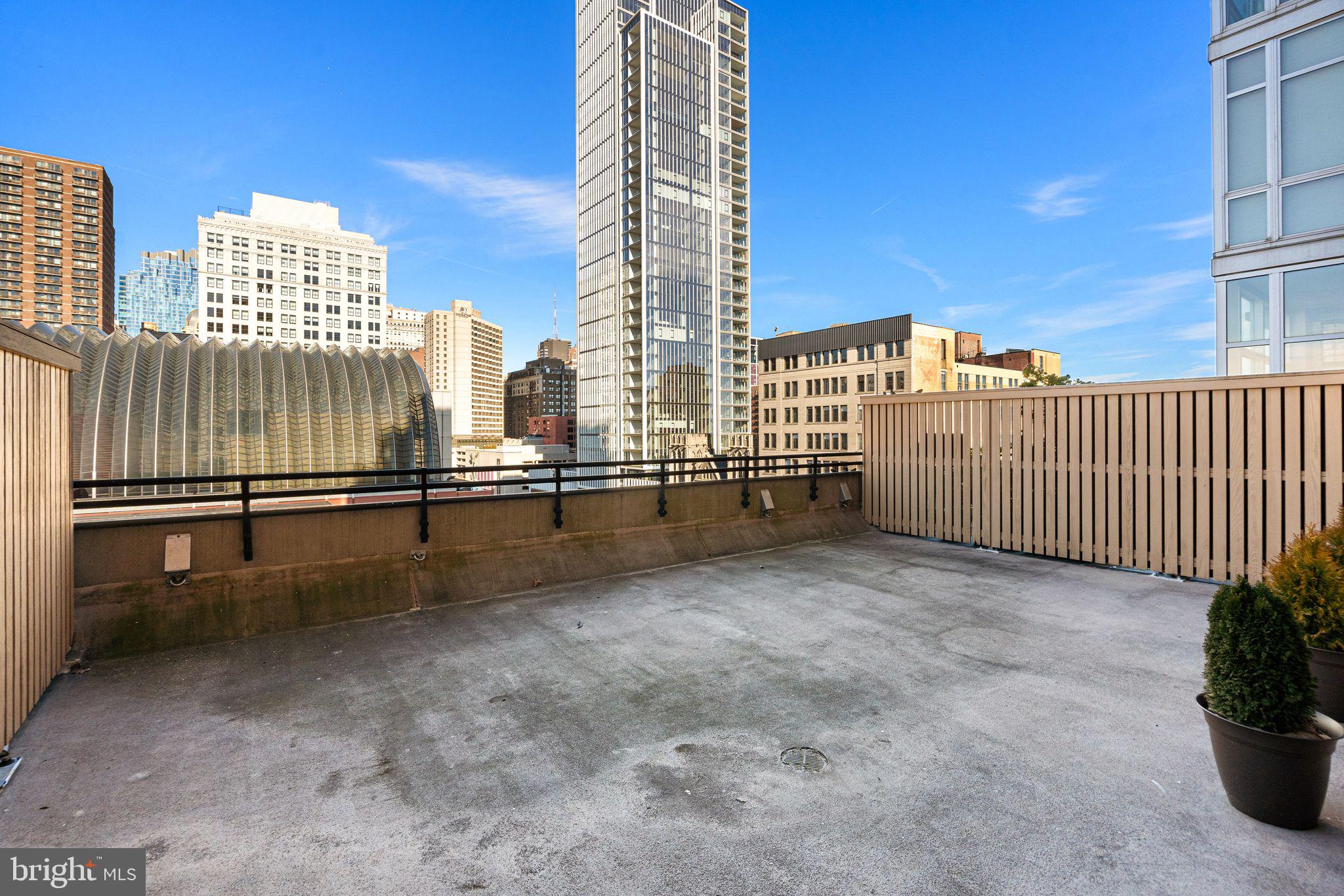 AVENUE OF THE ARTS - Residential