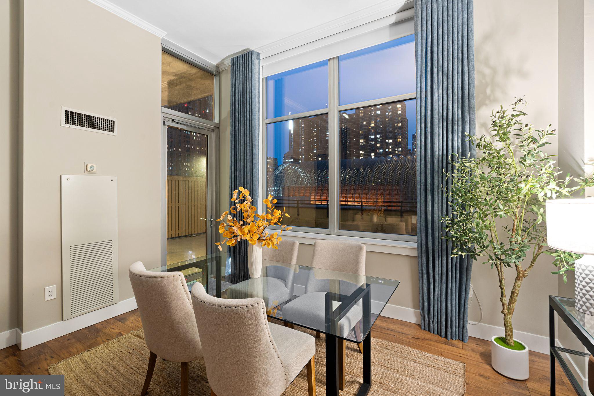 AVENUE OF THE ARTS - Residential