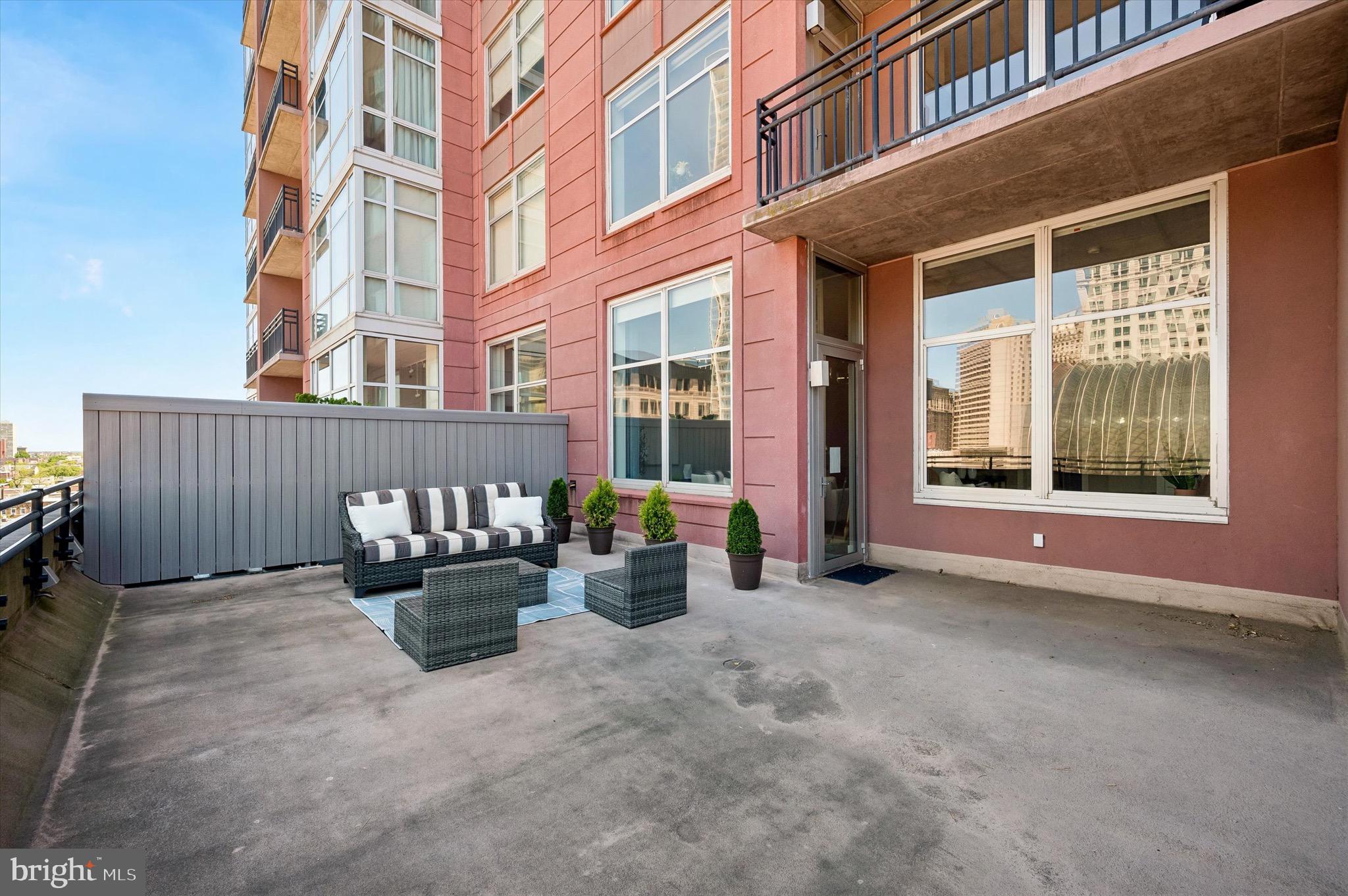 AVENUE OF THE ARTS - Residential