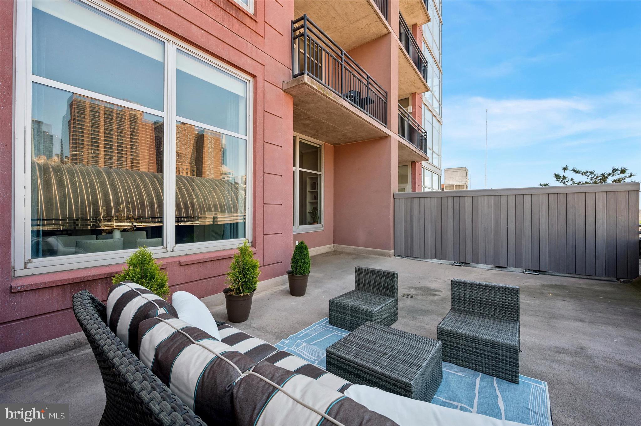 AVENUE OF THE ARTS - Residential